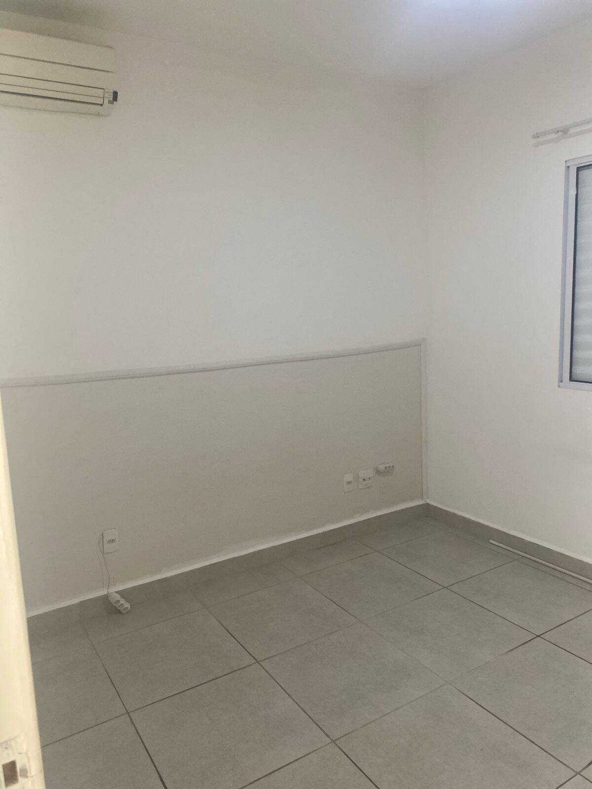 Casa de Condomínio para alugar com 3 quartos, 120m² - Foto 2
