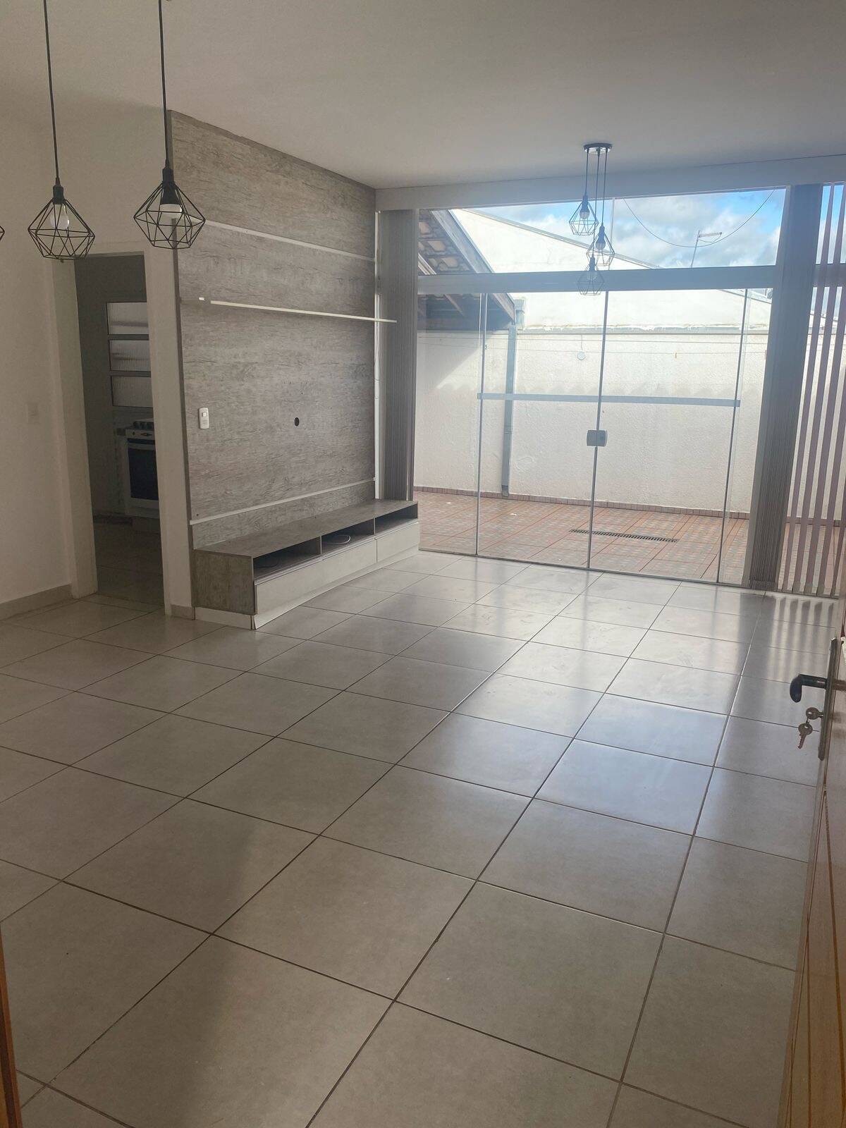 Casa de Condomínio para alugar com 3 quartos, 120m² - Foto 3