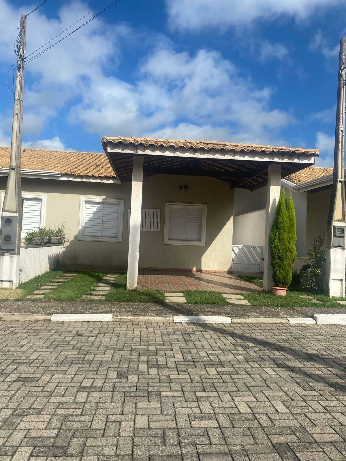 Casa de Condomínio para alugar com 3 quartos, 120m² - Foto 1
